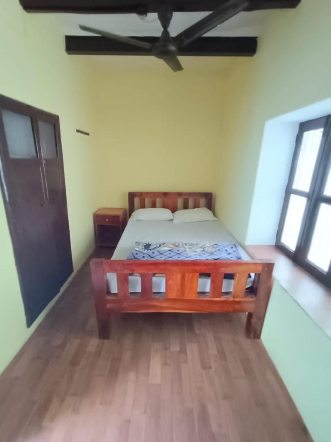 Sankardev Guest House D24 35 바라나시 외부 사진