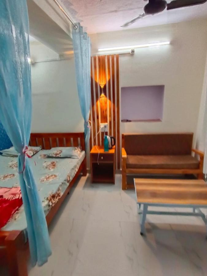 Sankardev Guest House D24 35 바라나시 외부 사진