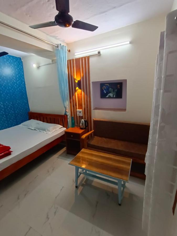 Sankardev Guest House D24 35 바라나시 외부 사진