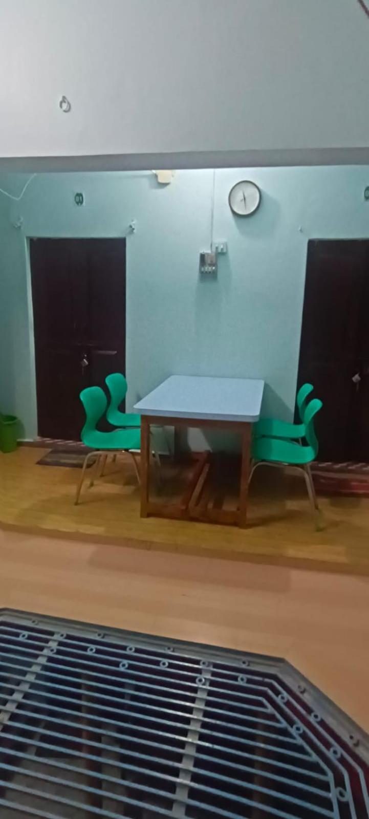 Sankardev Guest House D24 35 바라나시 외부 사진